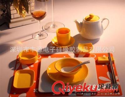 2014新品上市 深圳市豐源電子硅橡膠制品專業(yè)提供食品硅膠墊系列產(chǎn)品